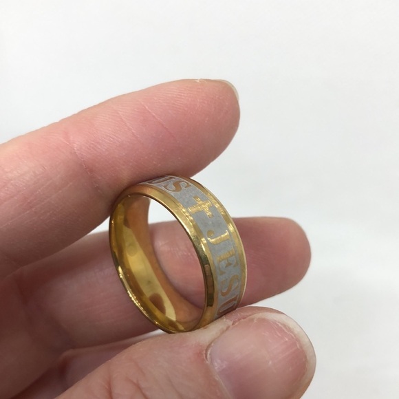 Jesus Cross Metal Alloy Ring Gold Tone Size 9 - Picture 11 of 12